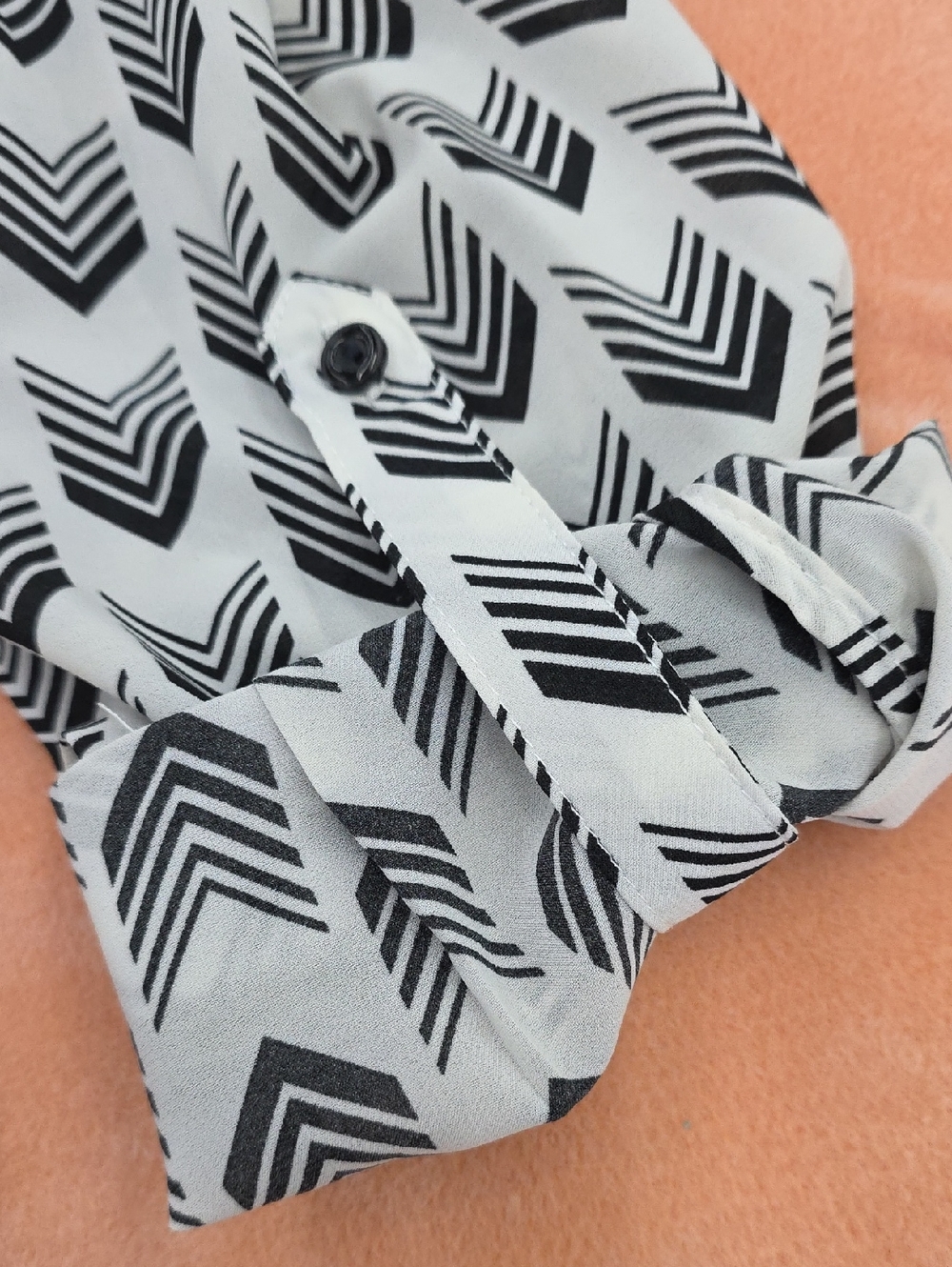Hawthorn Black & White Chevron Print Long Sleeve Blouse - Picture 5 of 8
